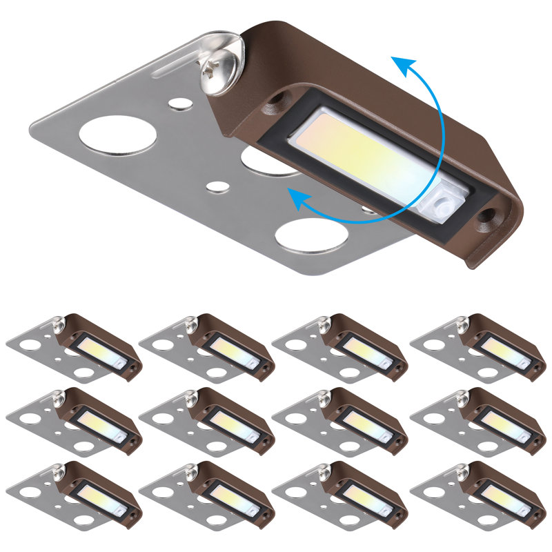 Lumière de marche à DEL en métal câblée à température réglable, 0.9” H x 4” W x 2.91” D