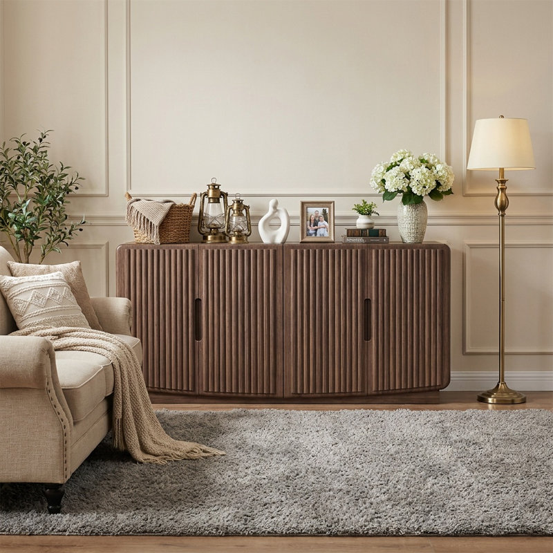 Buffet moderne cannelé 55 po, crédence de rangement en bois à 4 portes avec tablettes réglables pour le salon, tan
