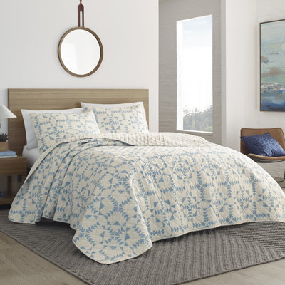 Eddie Bauer Eleonora Ivory/Blue Microfiber 3 Piece Quilt Set