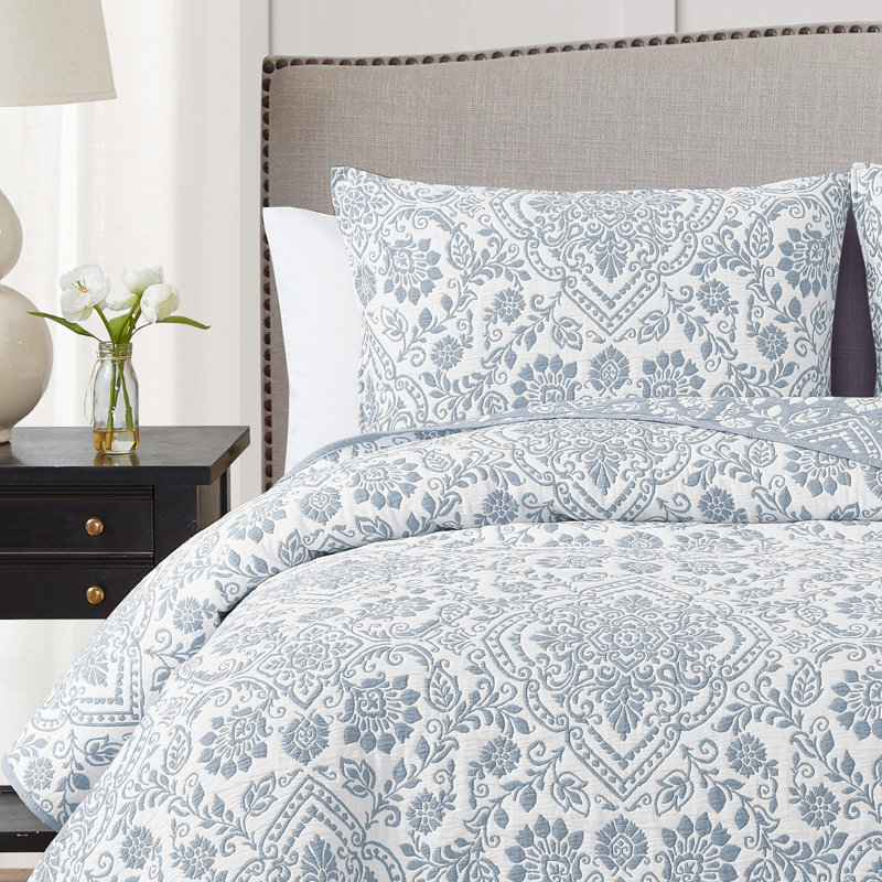 Deena Blue and White Reversible Twin Quilt Set