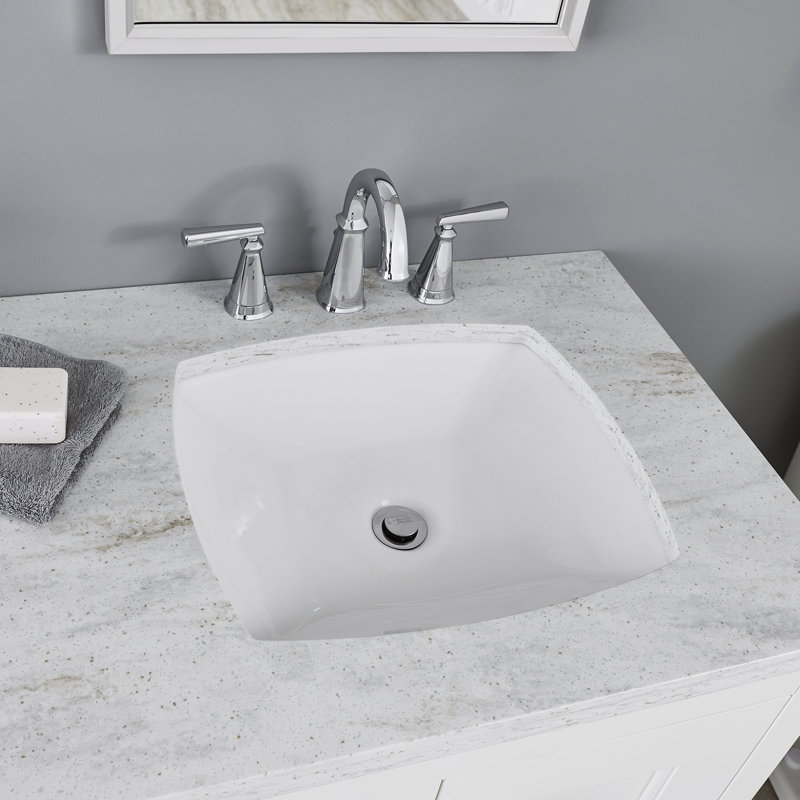 Edgemere Widespread 2-handle Bathroom Faucet with Drain Assembly, Chrome