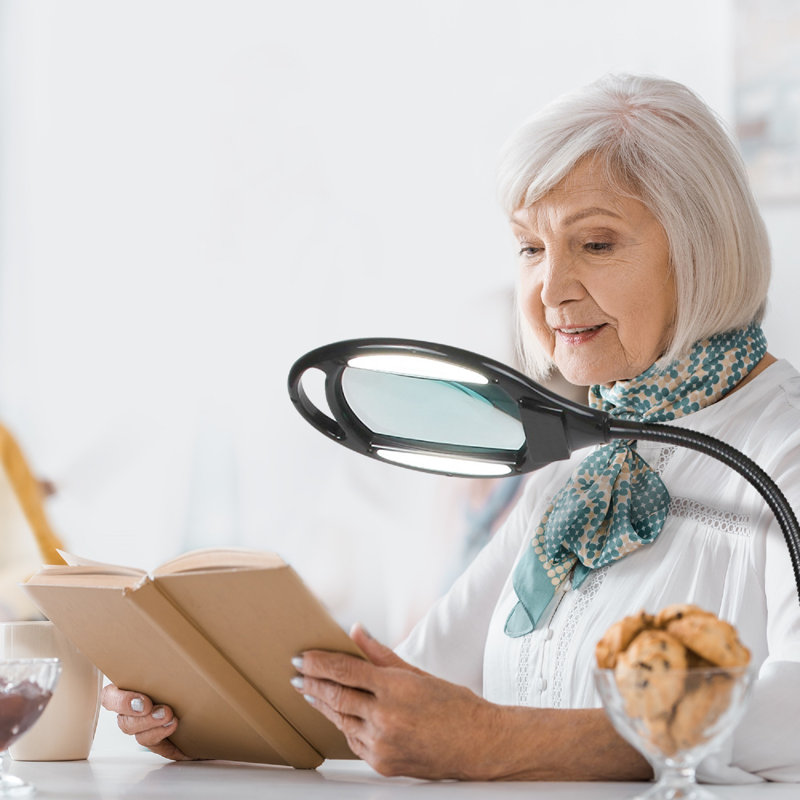Magnifier 44" Task Floor Lamp