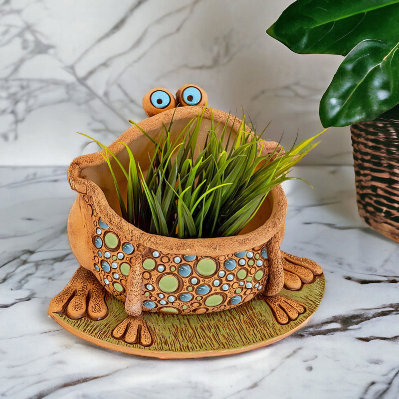 Advita Indoor/Outdoor Clay Statue Planter