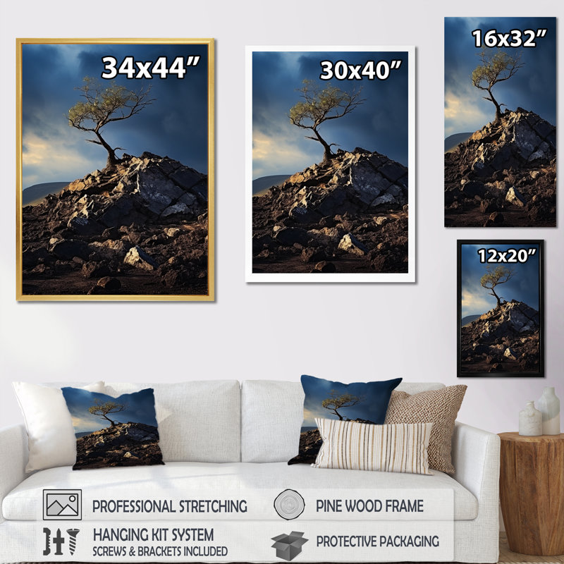Volcan, volcan, émission I sur toile, Cadre doré simple, H 40 po x l 30 po x P 1,5 po