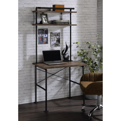 Bureau en métal avec style rustique et étagères pratiques
