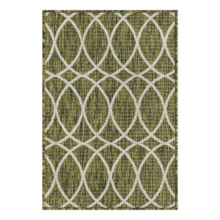 Geometric Indoor/Outdoor Area Rug in Green