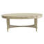 Table basse blanche antique avec étagère inférieure pour ranger des objets personnels, style traditionnel en bois, dans une maison modèle