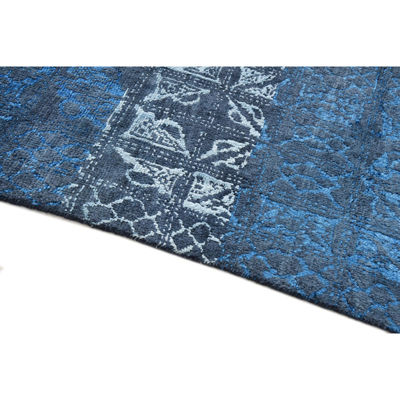 Tapis bleu Judy