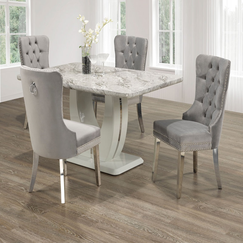 Ensemble repas pour quatre personnes, gris