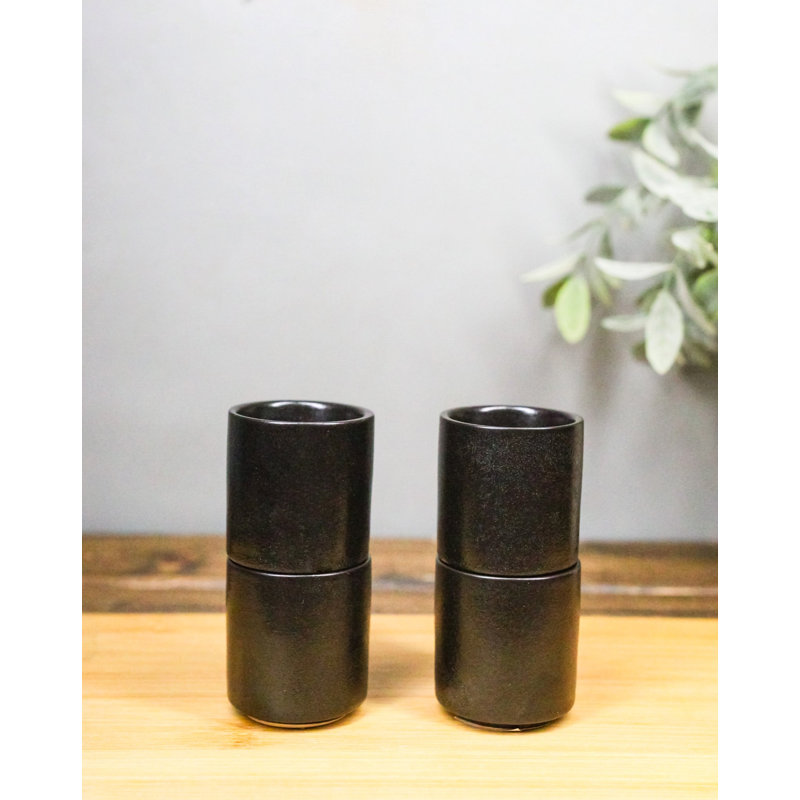 Ensemble de 4 coupes à saké Ochoko Yuzu 1,25 oz en porcelaine noire minimaliste Kokuyo