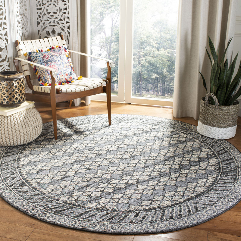 Shiflet Performance Southwestern Rug, Round 6'7"