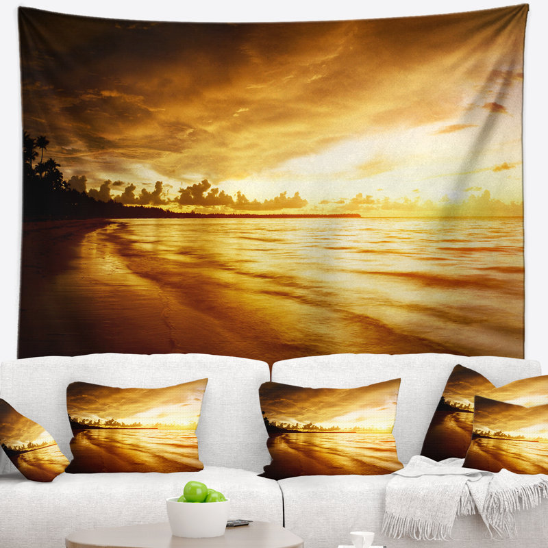 Paysage marin sur une plage des Caraïbes fascinante avec une tapisserie jaune, H 50 po x l 60 po
