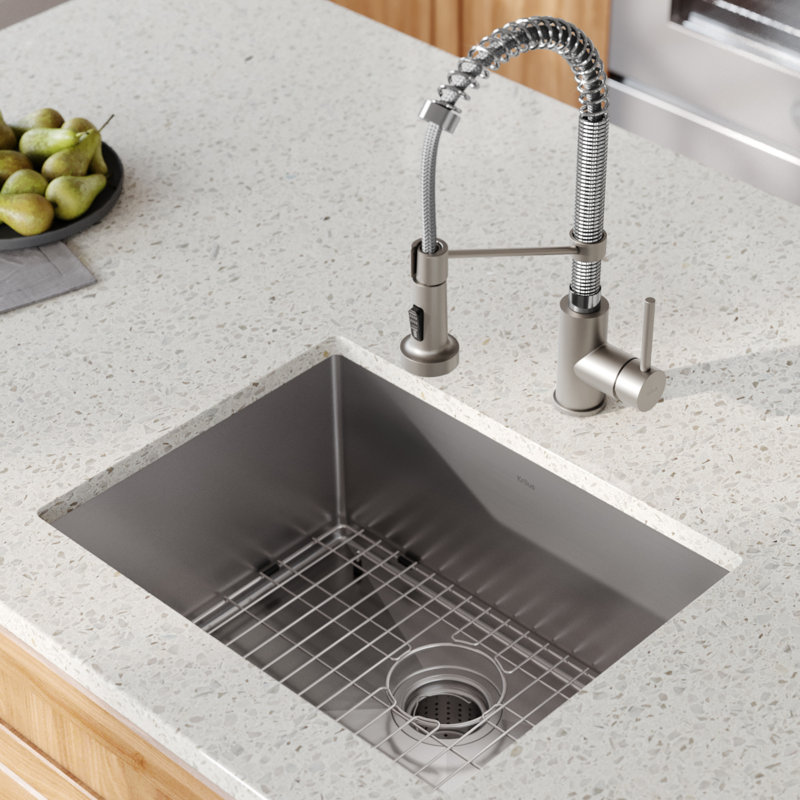 Évier de cuisine avec robinet encastrable L 23 po x l 18 po Standart PRO ™, Acier inoxydable / chrome