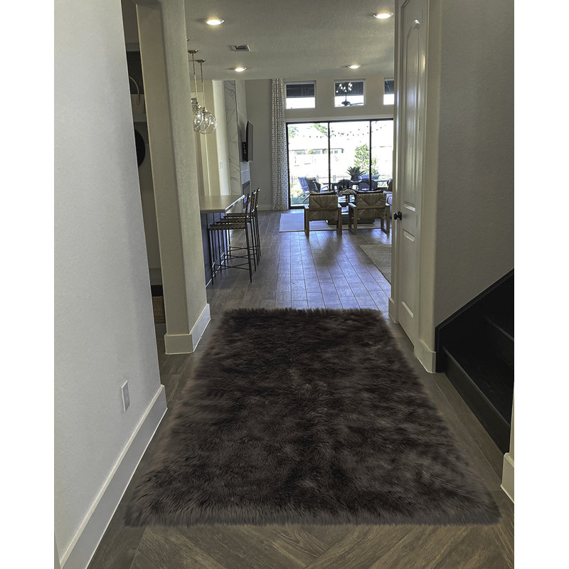 Mar Vista Faux Sheepskin Indoor Rug, Runner 2'6" x 7'