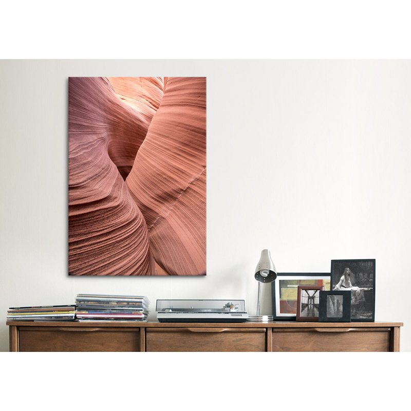 «Spiral V» par Moises Levy - reproduction de photo sur toile, H 40 po x l 26 po x P 1,5 po, Toile tendue, Pas de tapis