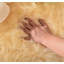 Tapis beige / jaune en fausse peau de mouton à poils longs fabriqué à la main-814618787