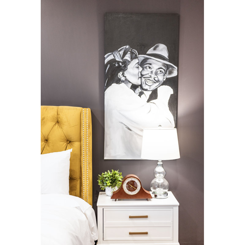 Horloge de table analogique avec alarme en bois brun foncé