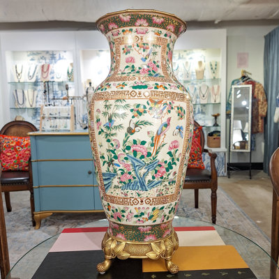 Vase de luxe en porcelaine rose avec bronze Ormolu