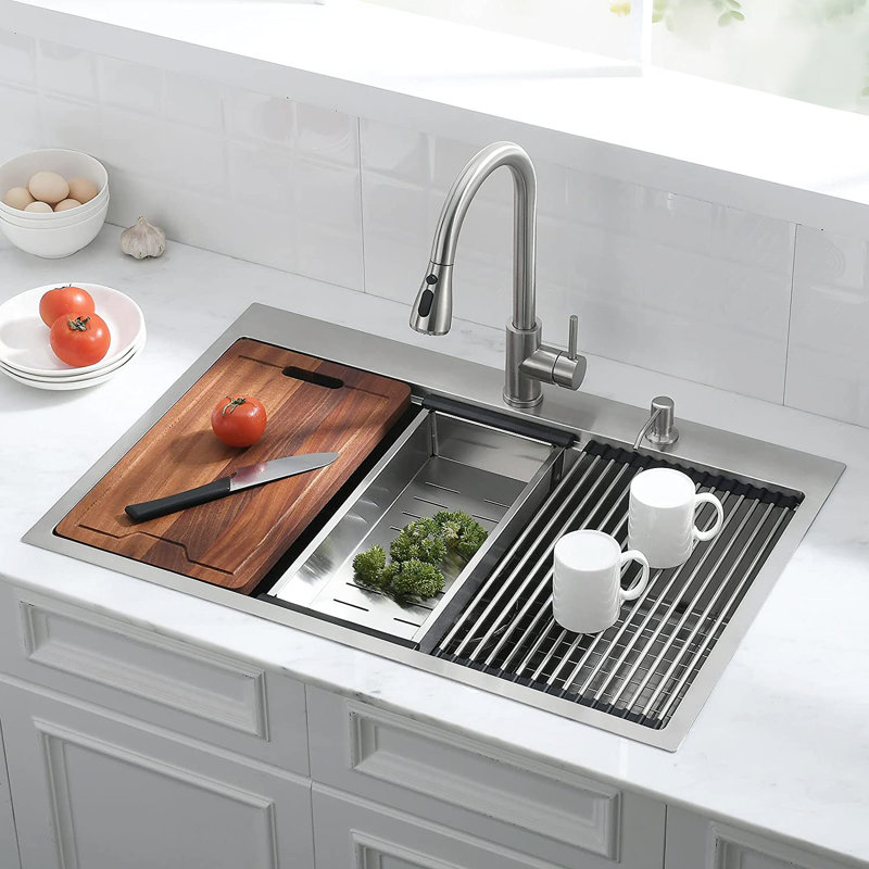 Évier de cuisine à montage sur plan 33 po x l 22 po avec accessoires, Brossé