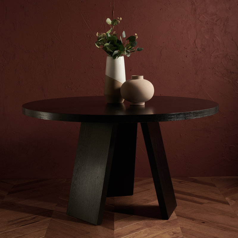 Mattelynn 54'' Round Dining Table, Black