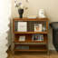 Vitrines en bois brun massif