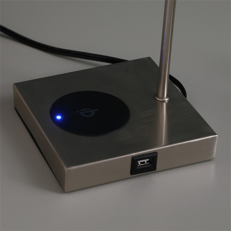 Lampe de table carrée 21,5 pouces avec station de charge Aston