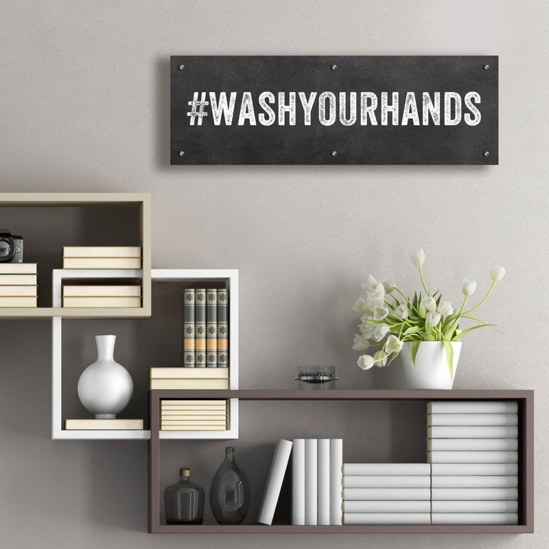 «Wash Your Hands» par Linda Woods, art mural en verre acrylique, H 12 po x l 36 po