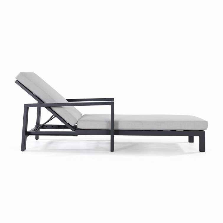 metal frame chaise lounge