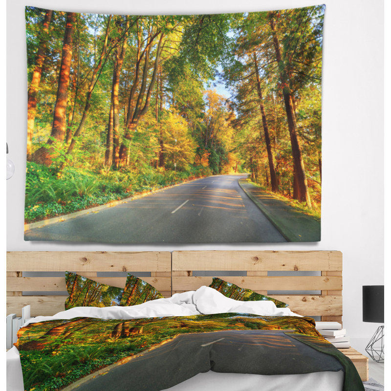 Tapisserie de forêt paysage road through yellow, H 32 po x l 39 po