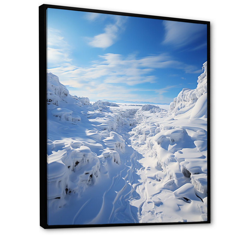 Paysage d'hiver enneigé à l'horizon I, H 32 po x l 24 po x P 1 po, Cadre flottant noir