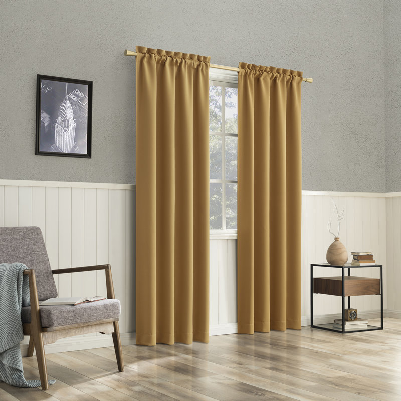 Panneau de rideau occultant thermique à œillets Wayfair Basics® Dorcia, l 40 po x L 63 po, Doré