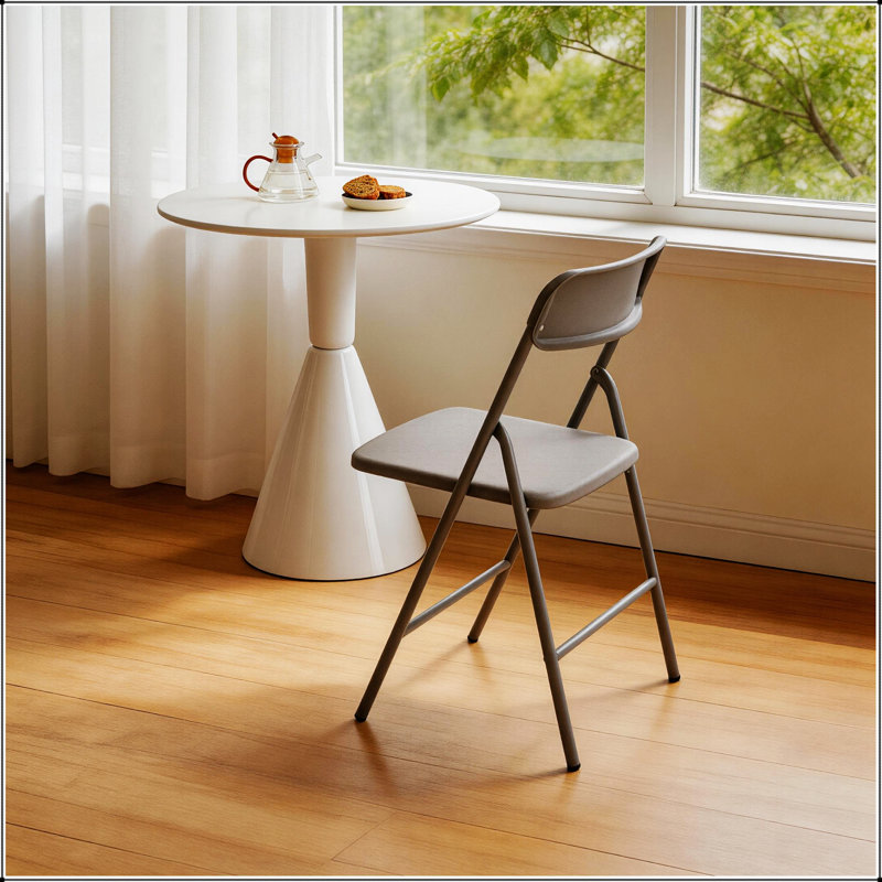 Lot de 4 chaises pliantes avec coussin en PP, chaises métalliques empilables et portables pour événements extérieurs et intérieurs, confort et durabilité.