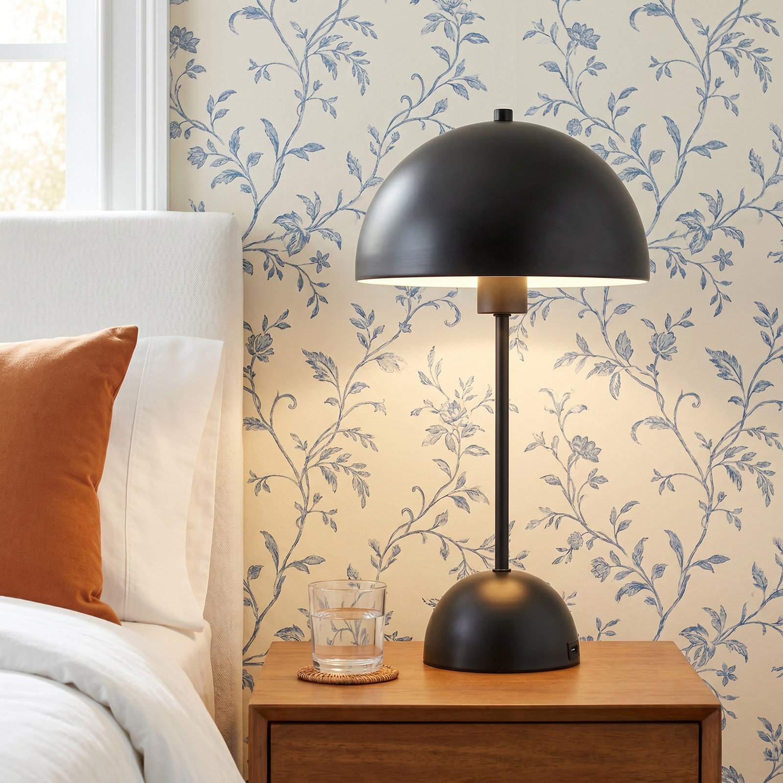 Tulle Metal USB Table Lamp