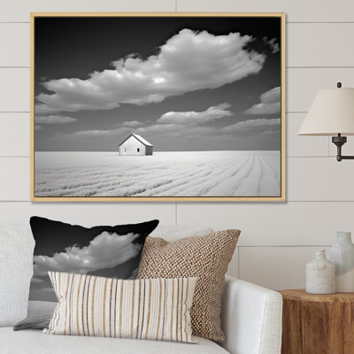 «Black and White Solitude Road I - Meadow», reproduction d'art sur toile encadrée
