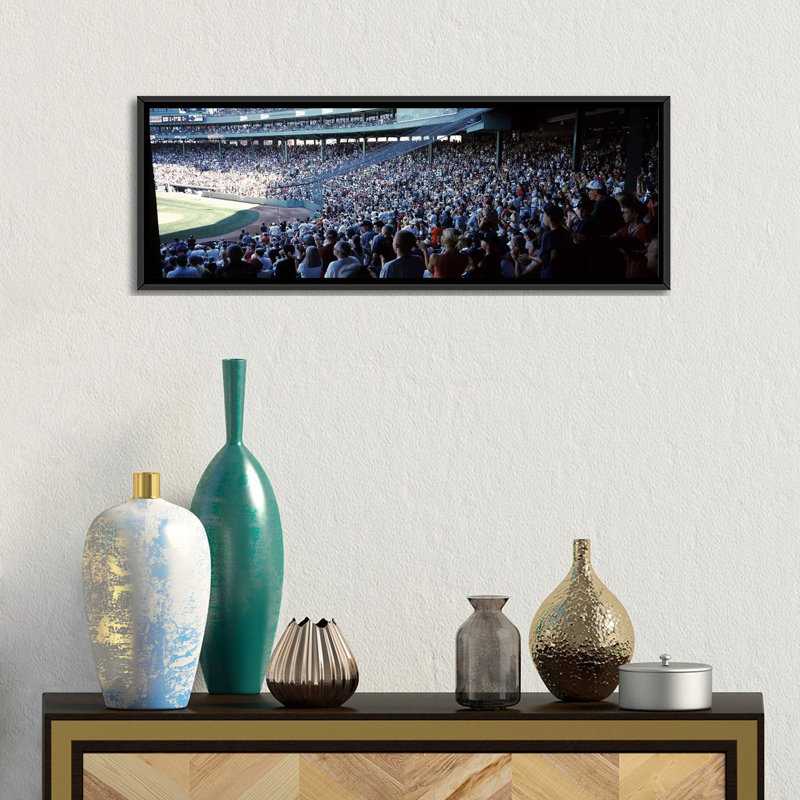 Spectateurs panoramique regardant un match de baseball dans un stade, Fenway Park, Boston, Suffolk County, Massachusetts, États-Unis - reproduction de photo sur toile