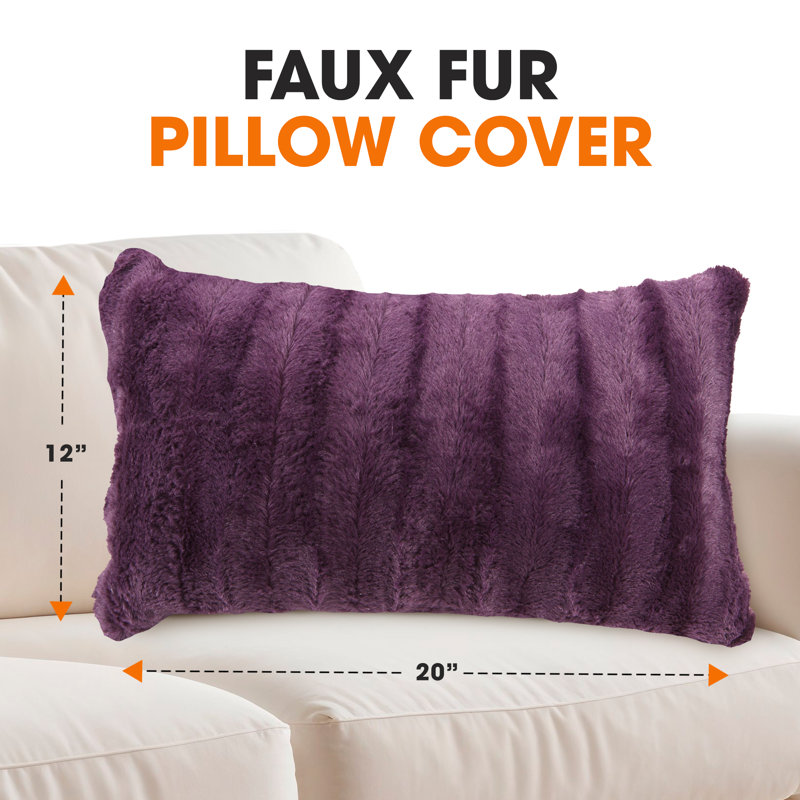 Housse de coussin en fausse fourrure Tsuguko, Mauve