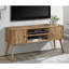 Meuble télé Mid-Century 47" (119 cm), compatible avec les téléviseurs de 50 à 55 pouces (127 à 140 cm), 2 étagères ouvertes et 2 placards, en chêne.