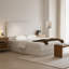 Très grand lit plateforme tapissier à très grande tête de lit, tissu chenille blanc perle de 52 pouces de hauteur, cadre de lit de chambre à coucher de luxe moderne