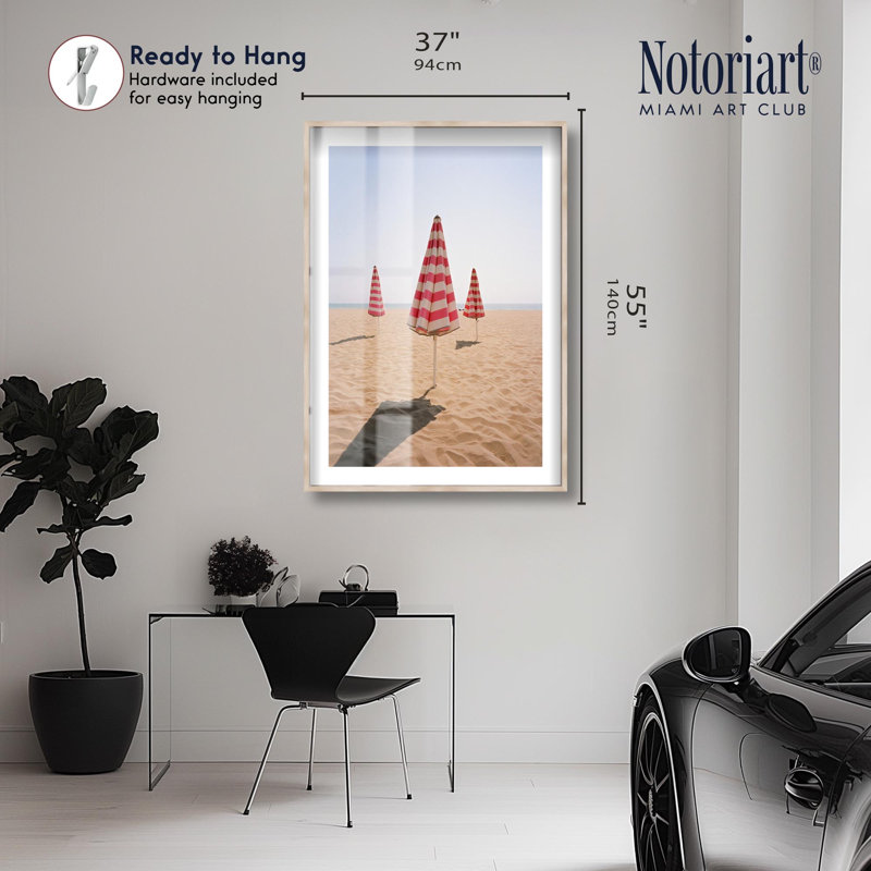 «Umbrella Array Shadowbox» par Notoriart, H 55 po x l 37 po, Crème, crème