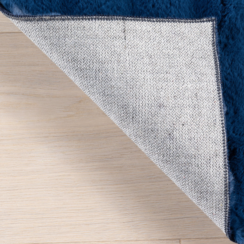 Jeni SuperiorWash Solid Faux Rabbit Machine Washable Area Rug, Rectangle 8' x 10'