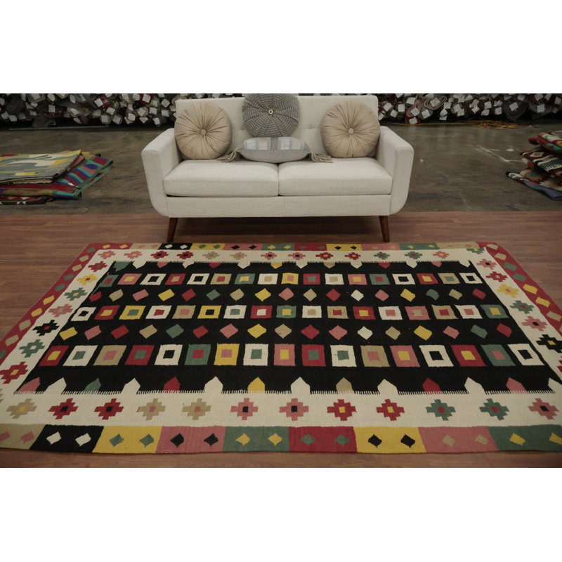 Tapis turc noir à motif géométrique kilim 6 x 9