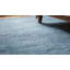 Tapis bleu contemporain en soie naturelle noué à la main bleu-87377945