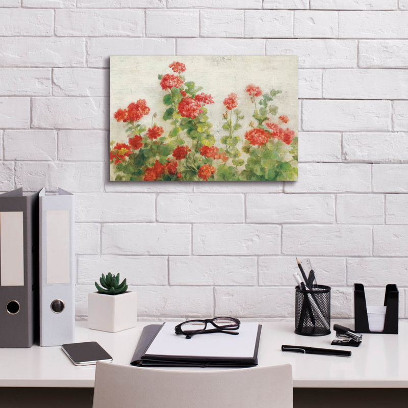 «Red Geraniums On White V2» par Danhui Nai, art mural sur toile