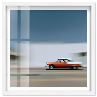 «Motion Blur Classic III Shadowbox Cars» par Notoriart, cadre blanc, 30 x 30