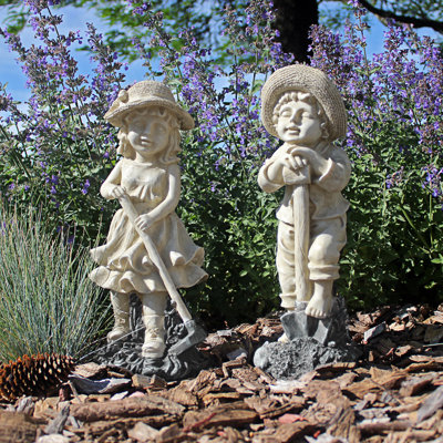 Ensemble de statue 2 jeunes jardiniers