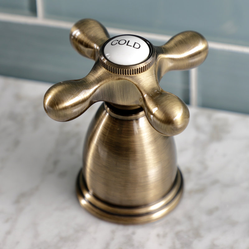 Robinet de salle de bain à deux poignées et à 3 trous à fixation sur comptoir avec bonde mécanique Kingston Brass