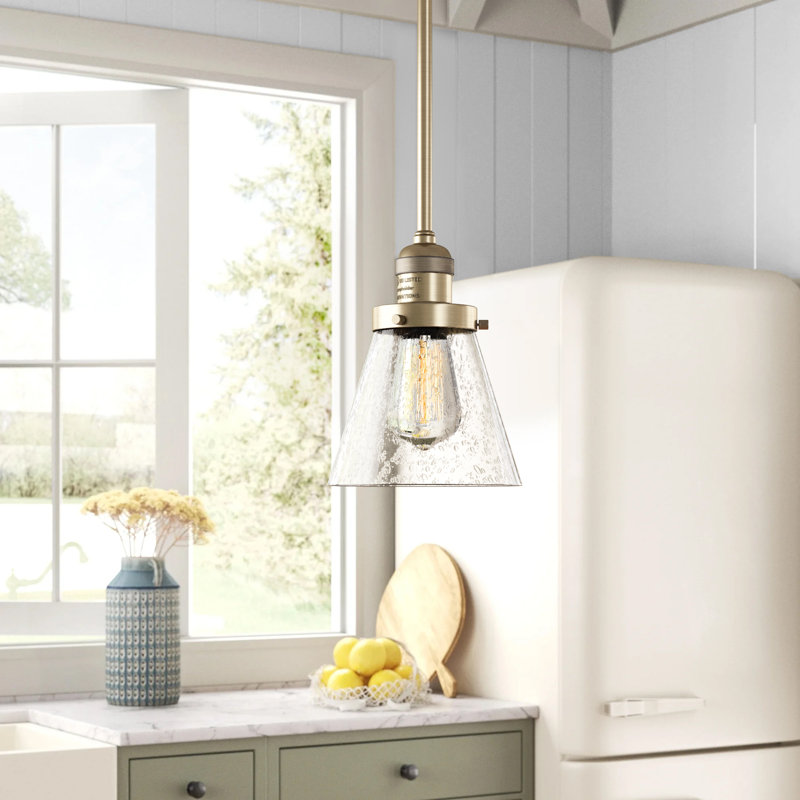 Luminaire suspendu conique à 1 lumière Emery, Laiton brossé, H 10 pi x l 8 po x P 8 po