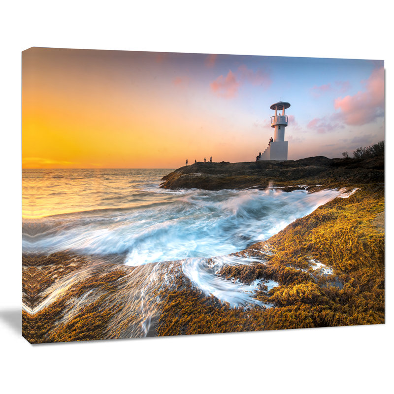 « lighthouse on beautiful seashore », reproduction d’art sur toile tendue, H 16 po x l 32 po x P 1 po
