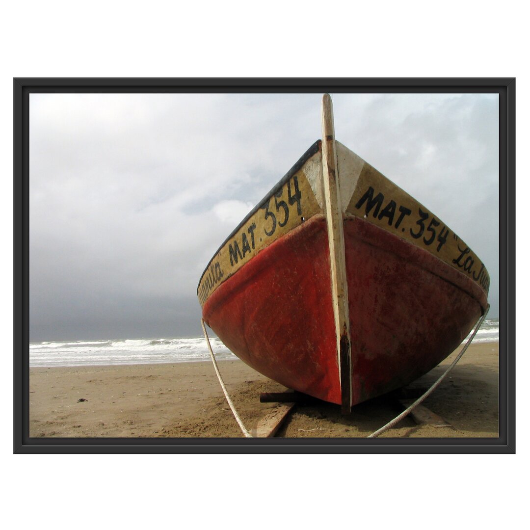 Gerahmtes Wandbild kleines Segelboot am Strand