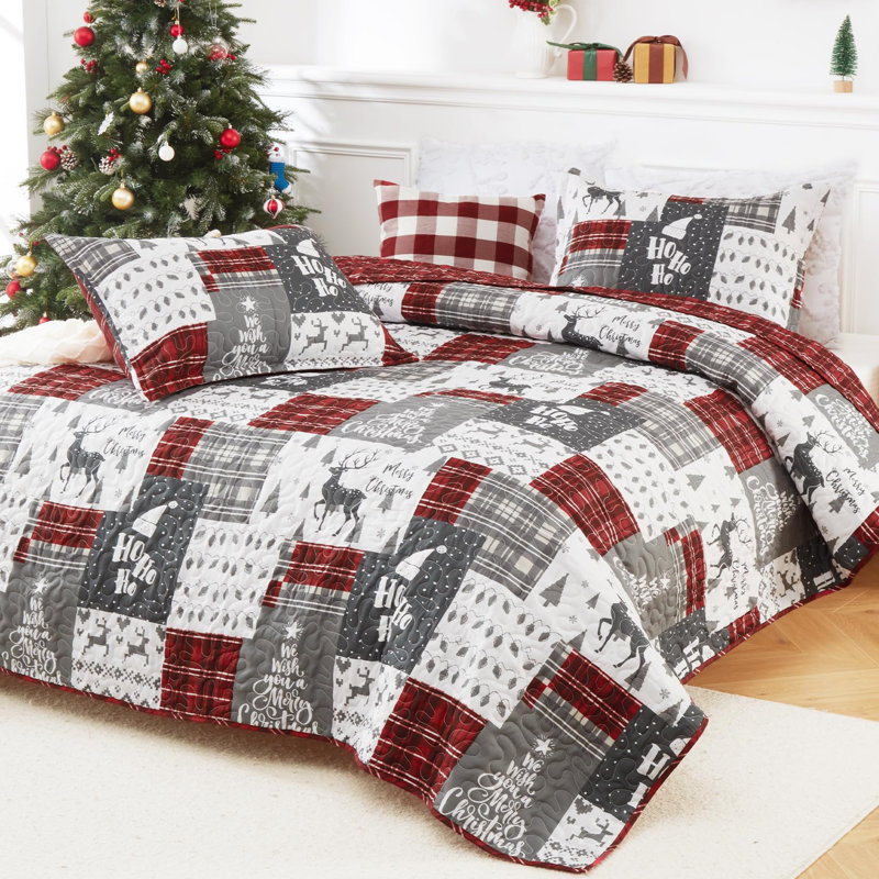 Reversible Christmas Patchwork Plaid Quilt Set, Queen Comforter (3 Total Pieces)